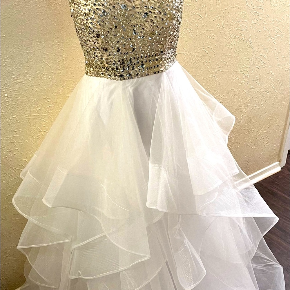 Gorgeous wedding dress